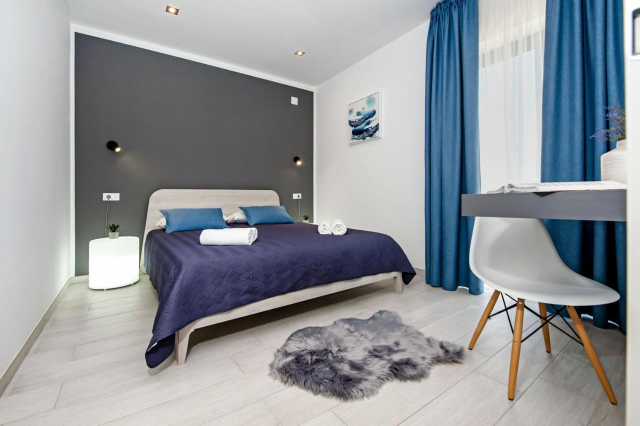 Villa Xo Ровин Екстериор снимка